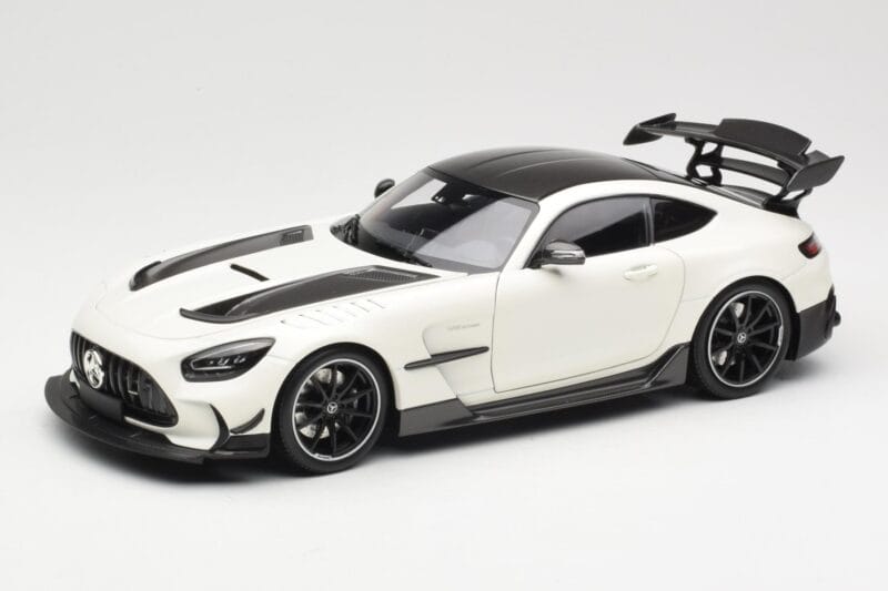 Mercedes AMG GT C190 Black Series Diamond White Metallic Minichamps 1:18 110032020 Fém