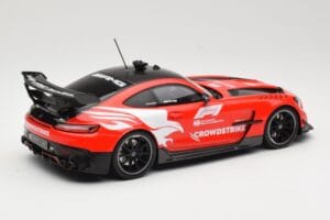 Mercedes AMG GT C190 Black Series Safety Car F1 2022 Minichamps 1:18 155032090 Fém – 2. kép a 6-ből