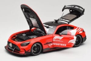 Mercedes AMG GT C190 Black Series Safety Car F1 2024 Minichamps 1:18 110032090 Fém – 2. kép a 8-ből