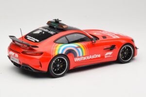 Mercedes AMG GT R C190 Safety Car F1 Mugello GP 2020 Minichamps 1:18 155036094 Fém – 2. kép a 6-ből