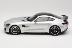 Mercedes AMG GT R C190 Ezüst Minichamps 1:18 155036025 Fém – 3. kép a 6-ből
