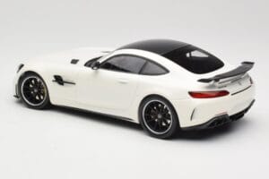 Mercedes AMG GT R C190 Fehér Metál Minichamps 1:18 155036028 Fém – 5. kép a 6-ből