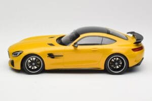 Mercedes AMG GT R C190 Sárga Minichamps 1:18 155036021 Fém – 3. kép a 6-ből