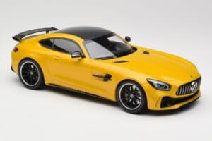 Mercedes AMG GT R C190 Sárga Minichamps 1:18 155036021 Fém – 4. kép a 6-ből