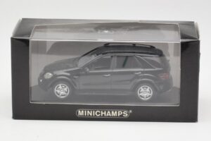 Mercedes AMG ML 63 W164 Fekete Minichamps 1:43 400037670 Fém – 4. kép a 4-ből