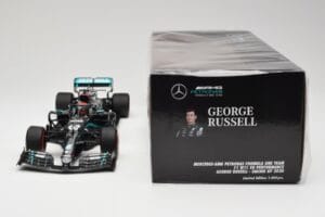 Mercedes AMG Petronas W11 #63 G. Russell Sakhir GP 2020 Minichamps 1:18 110201663 Fém – 6. kép a 6-ből