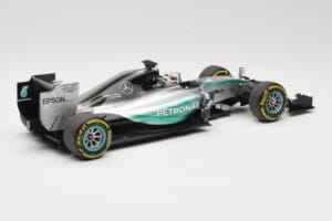 Mercedes AMG Petronas W06 Hybrid #44 L. Hamilton F1 World Champion 2015 Minichamps 1:18 186150044 Fém – 2. kép a 6-ből