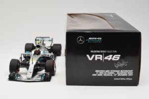 Mercedes AMG Petronas W08 V. Rossi Ride Swap Valencia December 2019 Minichamps 1:18 110191746 Fém – 6. kép a 6-ből