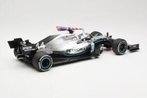 Mercedes AMG Petronas W10 #44 L. Hamilton Winner British GP 2019 Minichamps 1:18 110191044 Fém – 2. kép a 6-ből