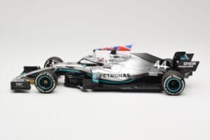 Mercedes AMG Petronas W10 #44 L. Hamilton Winner British GP 2019 Minichamps 1:18 110191044 Fém – 3. kép a 6-ből