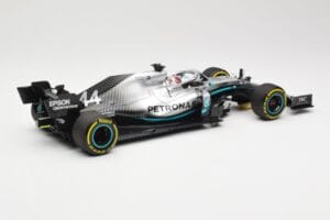 Mercedes AMG Petronas W10 #44 L. Hamilton Winner Chinese GP 2019 Minichamps 1:18 110190344 Fém – 2. kép a 6-ből