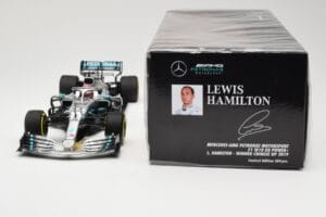 Mercedes AMG Petronas W10 #44 L. Hamilton Winner Chinese GP 2019 Minichamps 1:18 110190344 Fém – 6. kép a 6-ből