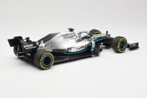 Mercedes AMG Petronas W10 #44 L. Hamilton F1 World Champion 2019 Minichamps 1:18 110190044 Fém – 2. kép a 6-ből