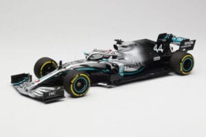 Mercedes AMG Petronas W10 #44 L. Hamilton F1 World Champion 2019 Minichamps 1:18 110190044 Fém