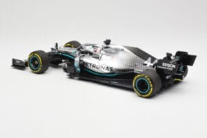 Mercedes AMG Petronas W10 #44 L. Hamilton F1 World Champion 2019 Minichamps 1:18 110190044 Fém – 5. kép a 6-ből