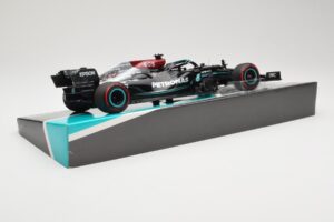 Mercedes AMG Petronas W12 E Performance #44 L. Hamilton Bahrain GP 2021 Minichamps 1:18 113210144 Fém – 3. kép a 6-ből