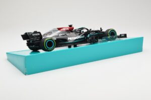 Mercedes AMG Petronas W12 E Performance #44 L. Hamilton Russian GP 2021 Minichamps 1:18 113211544 Fém – 3. kép a 6-ből