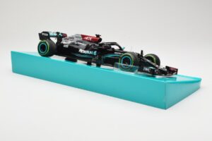 Mercedes AMG Petronas W12 E Performance #44 L. Hamilton Russian GP 2021 Minichamps 1:18 113211544 Fém – 4. kép a 6-ből