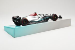 Mercedes AMG Petronas W13 E Performance #44 L. Hamilton 2022 Minichamps 1:18 113220044 Fém – 3. kép a 6-ből