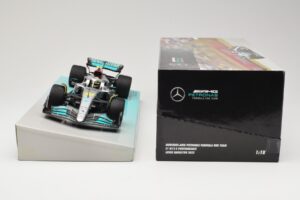 Mercedes AMG Petronas W13 E Performance #44 L. Hamilton 2022 Minichamps 1:18 113220044 Fém – 6. kép a 6-ből