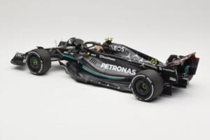 Mercedes AMG Petronas W14 E Performance #44 L. Hamilton Bahrain GP 2023 Minichamps 1:18 110230144 Fém – 5. kép a 6-ből