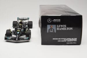 Mercedes AMG Petronas W14 E Performance #44 L. Hamilton Bahrain GP 2023 Minichamps 1:18 110230144 Fém – 6. kép a 6-ből