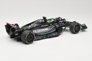 Mercedes AMG Petronas W14 E Performance #63 G. Russell Bahrain GP 2023 Minichamps 1:18 110230163 Fém – 2. kép a 6-ből