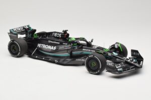 Mercedes AMG Petronas W14 E Performance #63 G. Russell Bahrain GP 2023 Minichamps 1:18 110230163 Fém – 4. kép a 6-ből