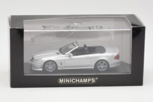 Mercedes AMG SL63 R230 Ezüst Minichamps 1:43 B66960018-R Fém – 4. kép a 4-ből