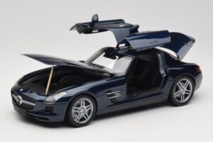 Mercedes SLS AMG C197 Blue Metallic Minichamps 1:18 180039021 Fém – 2. kép a 8-ből
