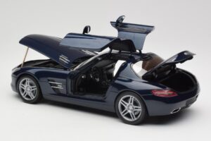 Mercedes SLS AMG C197 Blue Metallic Minichamps 1:18 180039021 Fém – 5. kép a 8-ből