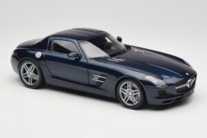 Mercedes SLS AMG C197 Blue Metallic Minichamps 1:18 180039021 Fém – 6. kép a 8-ből