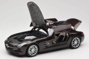 Mercedes AMG SLS C197 Brown Metallic Minichamps 1:18 100039028 Fém – 2. kép a 8-ből