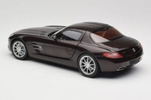 Mercedes AMG SLS C197 Brown Metallic Minichamps 1:18 100039028 Fém – 7. kép a 8-ből