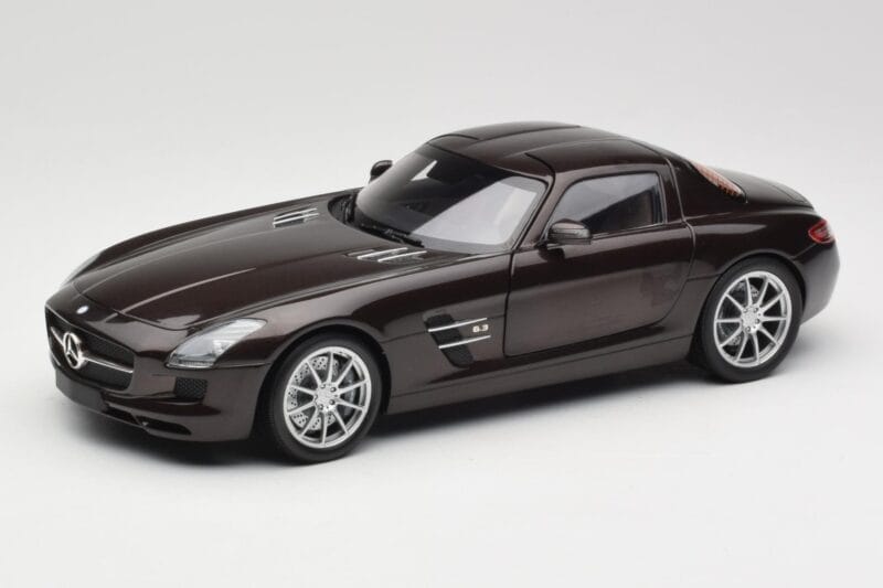 Mercedes AMG SLS C197 Brown Metallic Minichamps 1:18 100039028 Fém