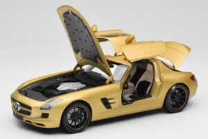 Mercedes AMG SLS C197 Arany Minichamps 1:18 100039024 Fém – 2. kép a 8-ből