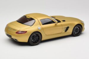 Mercedes AMG SLS C197 Arany Minichamps 1:18 100039024 Fém – 3. kép a 8-ből