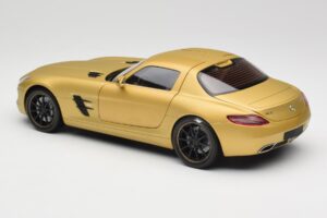 Mercedes AMG SLS C197 Arany Minichamps 1:18 100039024 Fém – 7. kép a 8-ből