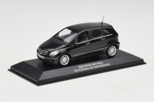 Mercedes B-Class W245 Autósiskola Fekete Minichamps 1:43 MB005 Fém – 2. kép a 4-ből