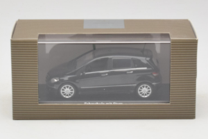 Mercedes B-Class W245 Autósiskola Fekete Minichamps 1:43 MB005 Fém – 4. kép a 4-ből