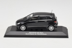 Mercedes B-Class W245 Autósiskola Fekete Minichamps 1:43 MB005 Fém