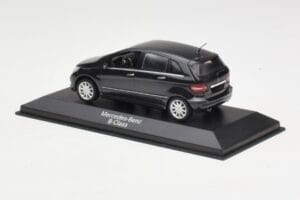 Mercedes B-Class W245 Cosmos Black Minichamps 1:43 B66962218 Fém – 3. kép a 4-ből