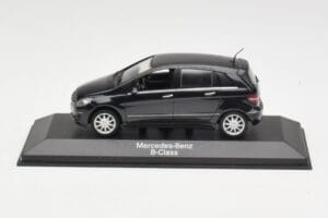 Mercedes B-Class W245 Cosmos Black Minichamps 1:43 B66962218 Fém