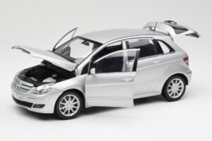 Mercedes B-Class W245 Ezüst Kyosho 1:18 B66962326 Fém – 2. kép a 8-ből