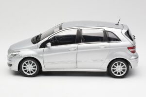 Mercedes B-Class W245 Ezüst Kyosho 1:18 B66962326 Fém – 4. kép a 8-ből