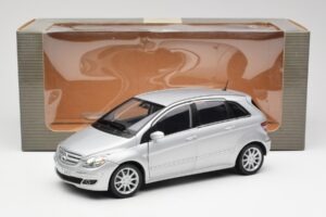 Mercedes B-Class W245 Ezüst Kyosho 1:18 B66962326 Fém – 8. kép a 8-ből