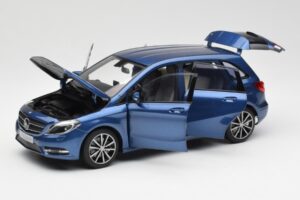Mercedes B-Class W246 Lotus Kék Metál Norev 1:18 B66961410 Fém – 2. kép a 8-ből
