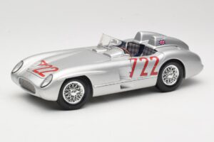 Mercedes 300 SLR W196S #722 S. Moss / D. Jenkinson Mille Miglia Winner 1955 Maisto 1:18 536887 Fém