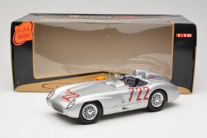 Mercedes 300 SLR W196S #722 S. Moss / D. Jenkinson Mille Miglia Winner 1955 Maisto 1:18 536887 Fém – 8. kép a 8-ből