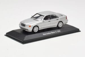 Mercedes C 200 W202 Iridium Silver Minichamps 1:43 B66040488 Fém – 2. kép a 4-ből